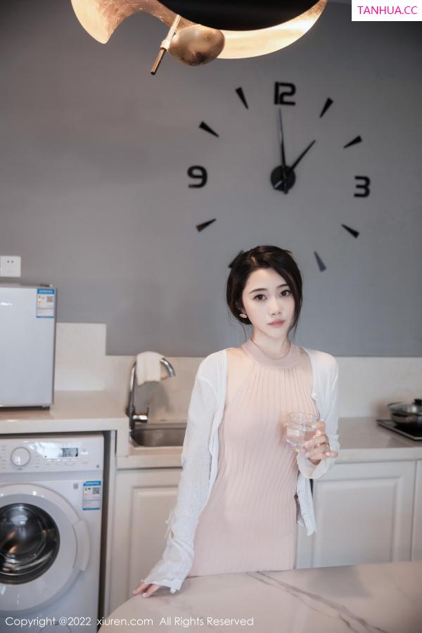   [XiuRen]高清写真图 2022.12.30 No.6066 严利娅Yuliya 丰腴美臀第7张图片